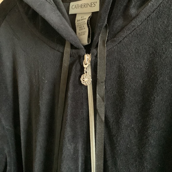 Catherines Black Velvet Hoodie long sleeve - Picture 3 of 10